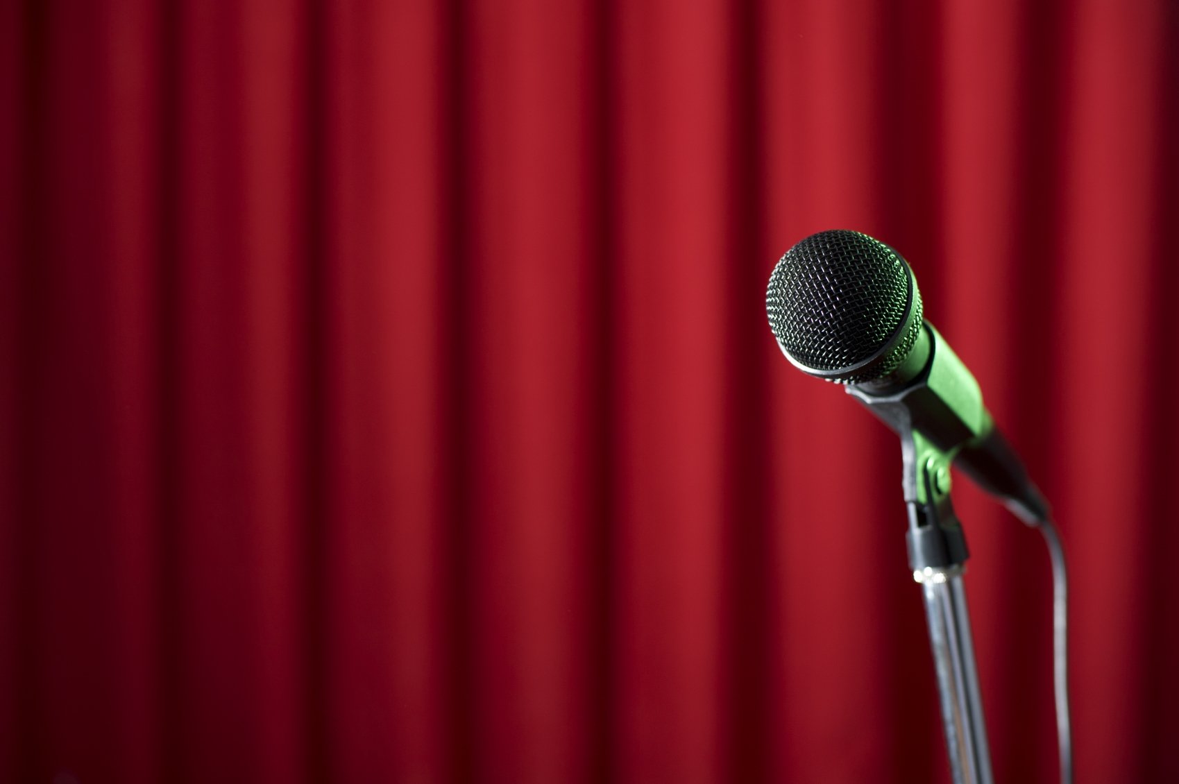 red.curtain.RIGHT_.microphone